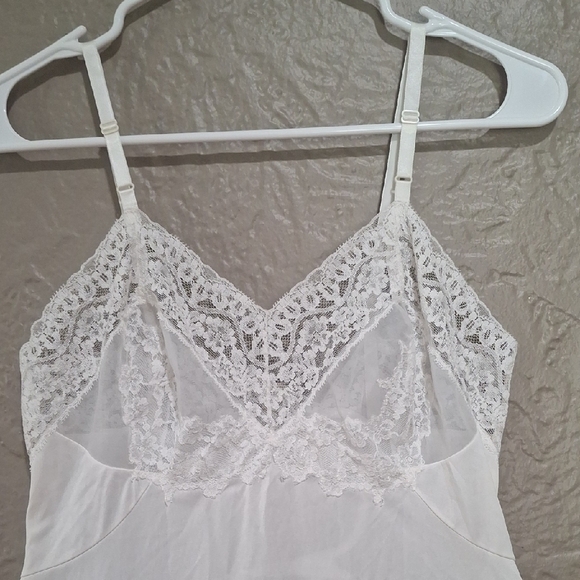 Vassarette White Lace Chemise with Adjustable Straps Size 34 A - Picture 3 of 10